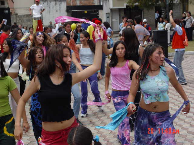 Эквадор, Куэнка, на карнавале воды